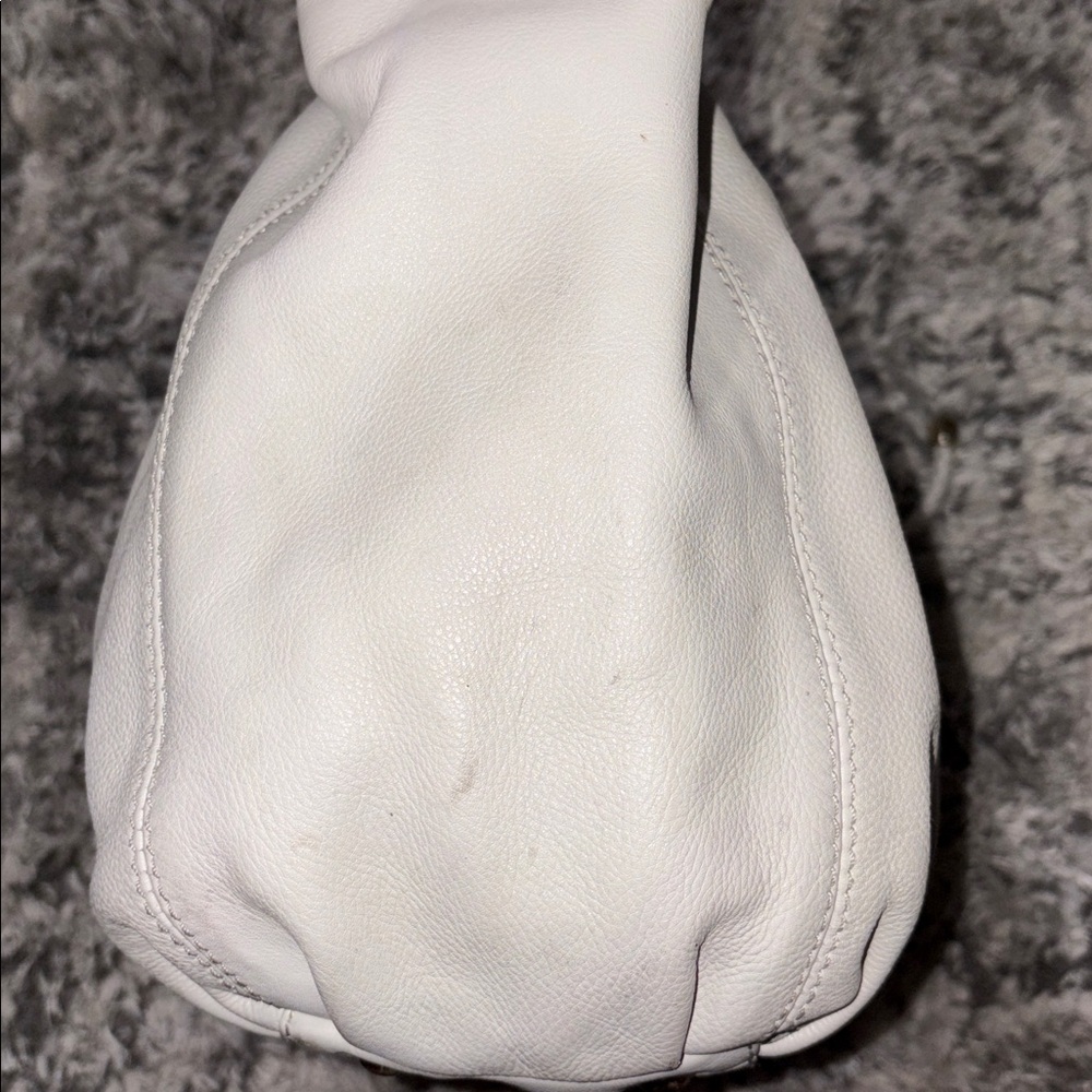 Michael Kors White Leather Tote Bag - Picture 8 of 16